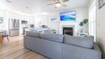 Smart TV, computer monitors