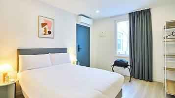 Economy Double Room | Hypo-allergenic bedding, down comforters, memory foam beds, desk