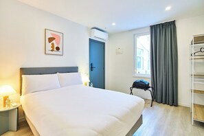 Economy tweepersoonskamer | Hypoallergeen beddengoed, donzen dekbedden, bedden met traagschuimmatras