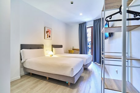 Standard Double Room | Hypo-allergenic bedding, memory foam beds, desk, laptop workspace