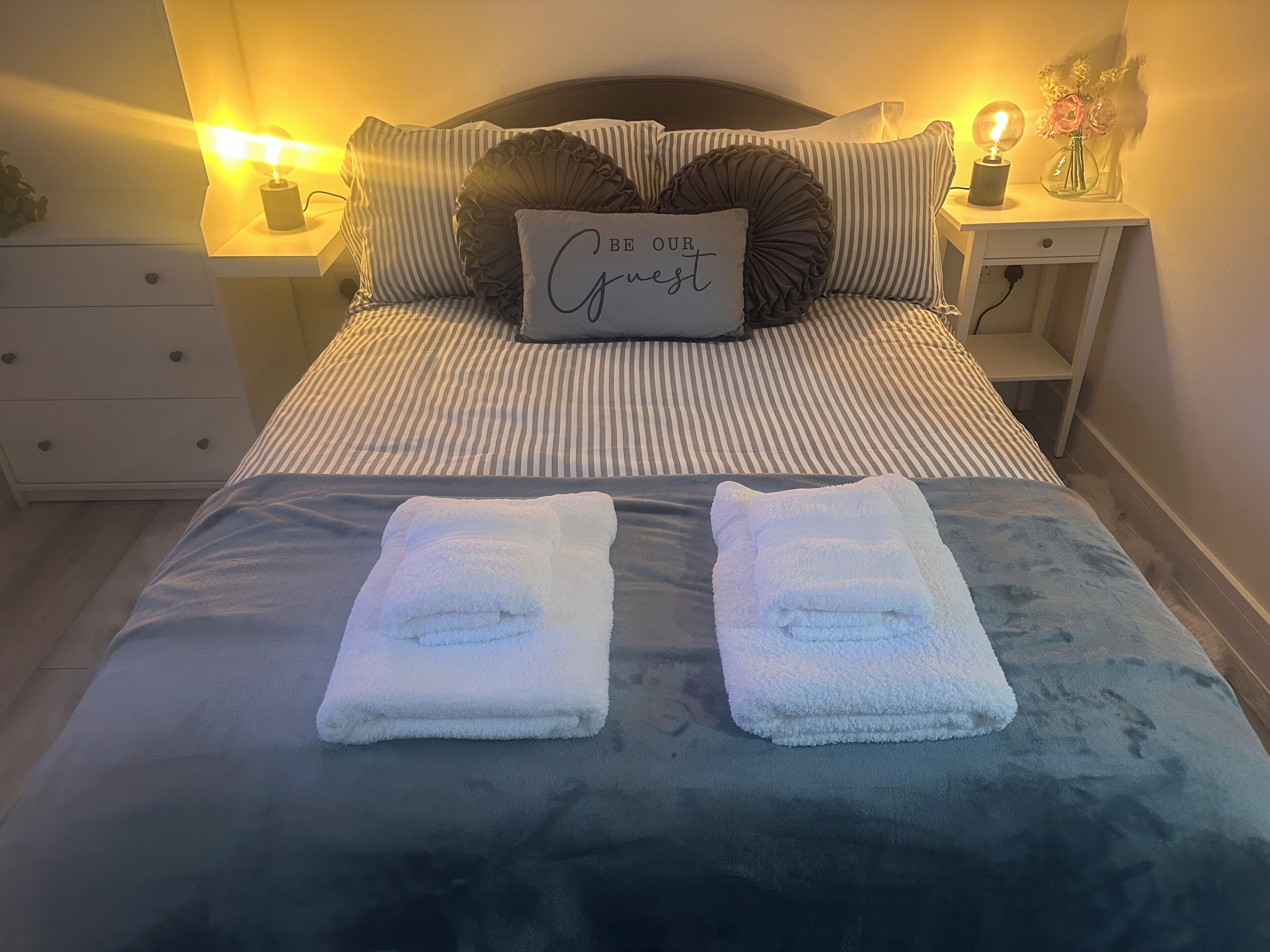 2 bedrooms, iron/ironing board, WiFi, bed sheets