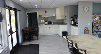 Riverfront Inn