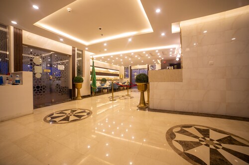 الماسية الأولى للشقق المخدومة  First Diamond Served Apartments