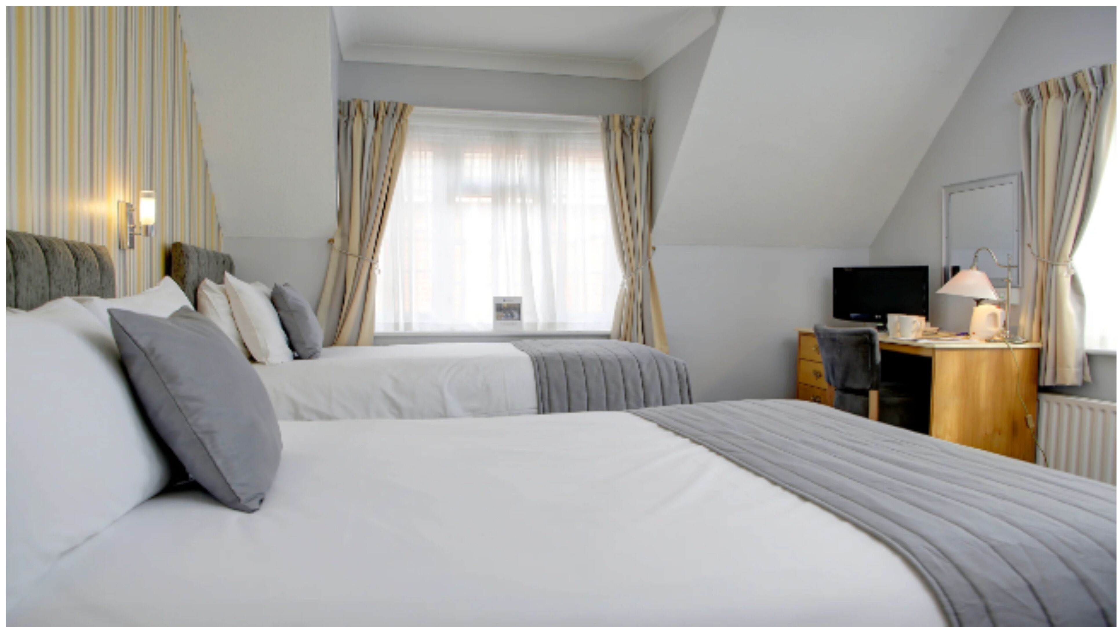 Superior-værelse - 2 enkeltsenge - ikke-ryger | Individuelt design, individuel indretning, skrivebord