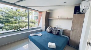 1 sovrum, skrivbord, strykjärn/strykbräda och wi-fi