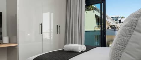 In-room safe, iron/ironing board, WiFi, bed sheets