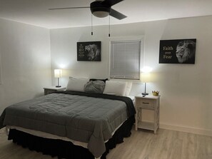 4 bedrooms, iron/ironing board, free WiFi, bed sheets - Spacious 4-bedroom house in marvelous Dolton with WiFi, AC (Dolton)