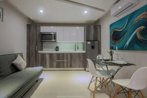 Interior - 07DK52-Where the Sea Kisses the Sky! (Playa del Carmen)