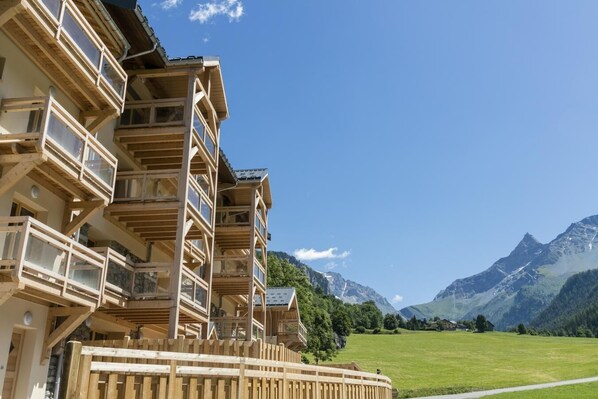 Exterior - Wifi, 3rd floor, view valley, terrace, parking, tv, ski locker, 144m², Peisey-Vallandry (Peisey-Nancroix)