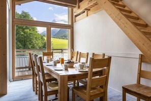 Dining - Wifi, 3rd floor, view valley, terrace, parking, tv, ski locker, 120m², Peisey-Vallandry (Peisey-Nancroix)