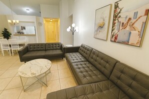 TV - 3BD Lakeview House with Pool Dsney (Kissimmee)