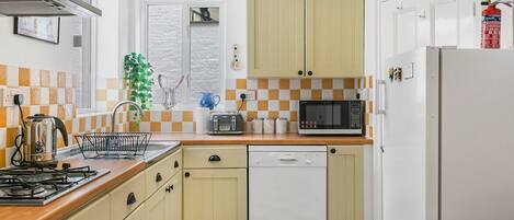 Fridge, microwave, oven, dishwasher