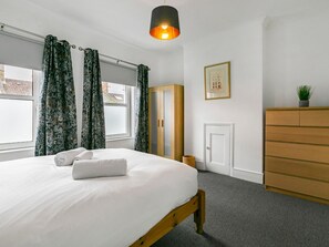 4 chambres, fer et planche à repasser, accès au Wi-Fi (inclus)