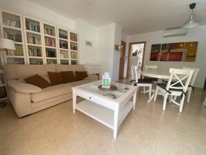 TV - Delfines III esc.3 1º Solo Familias (Xeraco Playa)