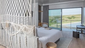 Kamer, 1 twee- of 2 eenpersoonsbedden, uitzicht op zee | Een kluis op de kamer, verduisterende gordijnen