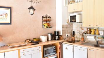 Fridge, microwave, oven, dishwasher