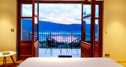 "Annecy Location Prestige: Villa Josephine – Stunning View of Lake Annecy"