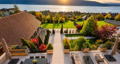"Annecy Location Prestige: Villa Josephine – Stunning View of Lake Annecy"