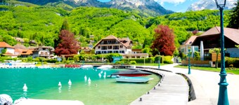 "Annecy Location Prestige: Villa Josephine – Stunning View of Lake Annecy"