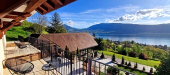 "Annecy Location Prestige: Villa Josephine – Stunning View of Lake Annecy"