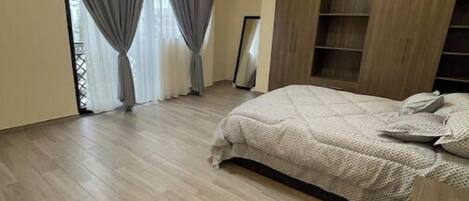 2 室のベッドルーム、WiFi、ベッドシーツ