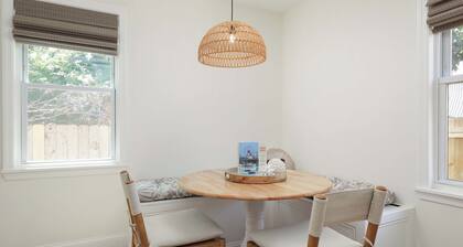 Cozy 2-Bedroom Home: Modern Amenities, WiFi, and AC—3 Blocks from Pier Village