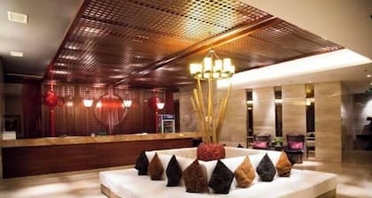 Rongchen International Holiday Hotel