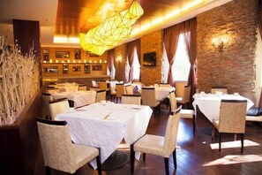 Restaurant - Rongchen International Holiday Hotel (Zhangjiakou)