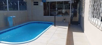 Beach House with Pool in Mariscal Bombinhas - SC.