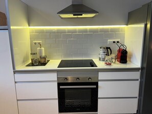 Private kitchen - Burgães II Apartment (Porto)