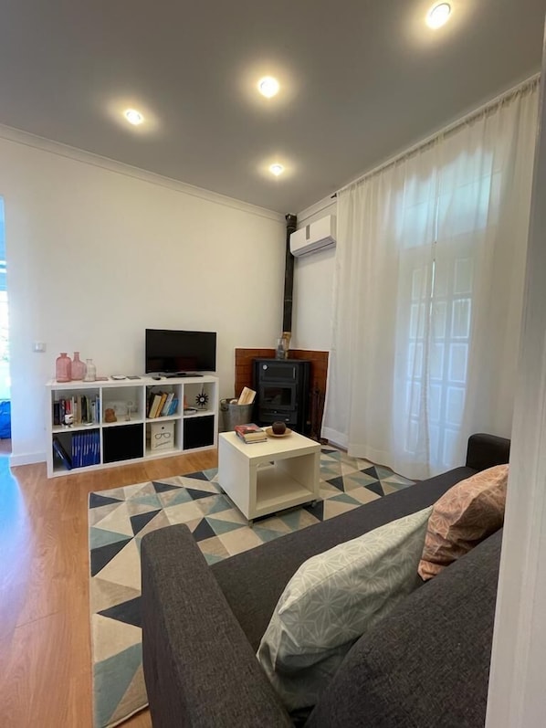 Living area - Burgães II Apartment (Porto)