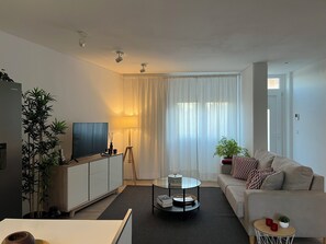Living area - Burgães II Apartment (Porto)