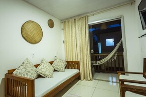 อพาร์ทเมนท์, 2 ห้องนอน | บริเวณนั่งเล่น | สมาร์ททีวี 50 นิ้ว พร้อมช่องเคเบิล