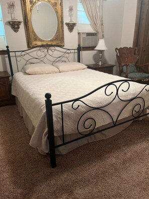 3 bedrooms, desk, iron/ironing board, travel cot - Best unobstructed views of Sunday Canyon! 3.2 miles from Palo Duro Canyon. (Canyon)