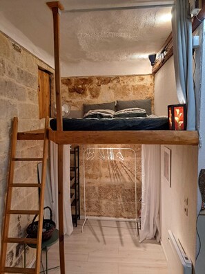 2 Schlafzimmer, Schreibtisch, Bügeleisen/Bügelbrett, Reisekinderbett