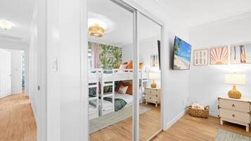 4 bedrooms, desk, iron/ironing board, travel crib