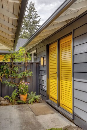 Exterior detail - PDX Launching Pad - 2 bedroom house in a close-in, quiet Portland neighborhood. (Portland)