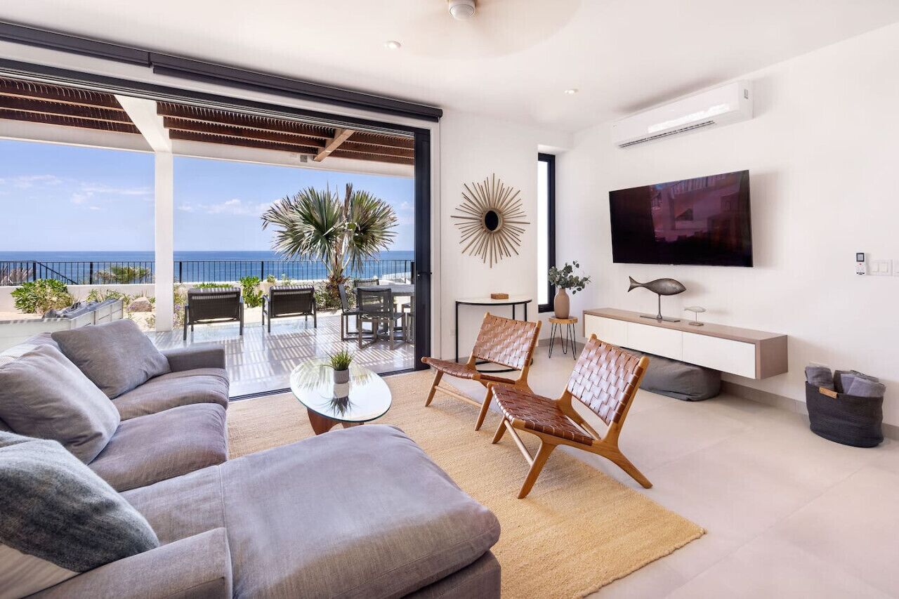 Smart TV, table tennis