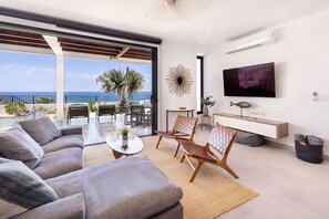 Smart TV, mesa de pingue-pongue