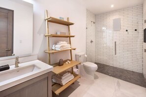 Hårføner og håndklær