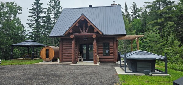 Exterior - Le Refuge, Chutes à Lessard
(Saint-Alexis-des-Monts)