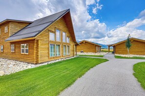 Exterior - Mountain-View Red Lodge Home - 10 Mi to Skiing! (Red Lodge)