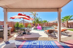 Outdoor dining - Outdoor Oasis! Family-Friendly North Phoenix Home (Phoenix)