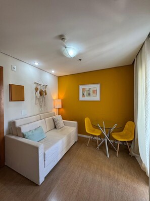 42-inch TV with digital channels, pay films - Get a Flat - 1001 (São Paulo)