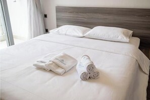 1 bedroom, bed sheets - O Clean Home, Vinhomes Central Park (Ho Chi Minh City)