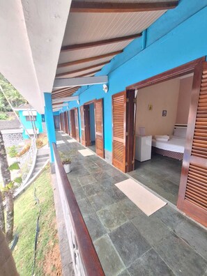 View from room - Pousada Lara Mar (Ubatuba)