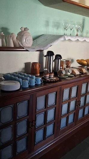 包含每日自助早餐