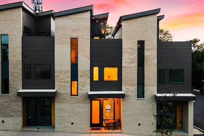 Gameday Getaway | Walk to Neyland Stadium