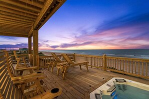 Outdoor spa tub - Pool | Hot Tub | Beachfront | Fenced Yard (Crystal Beach)
