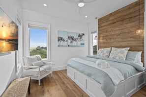 5 bedrooms, iron/ironing board, free WiFi, bed sheets - Pool | Hot Tub | Beachfront | Fenced Yard (Crystal Beach)